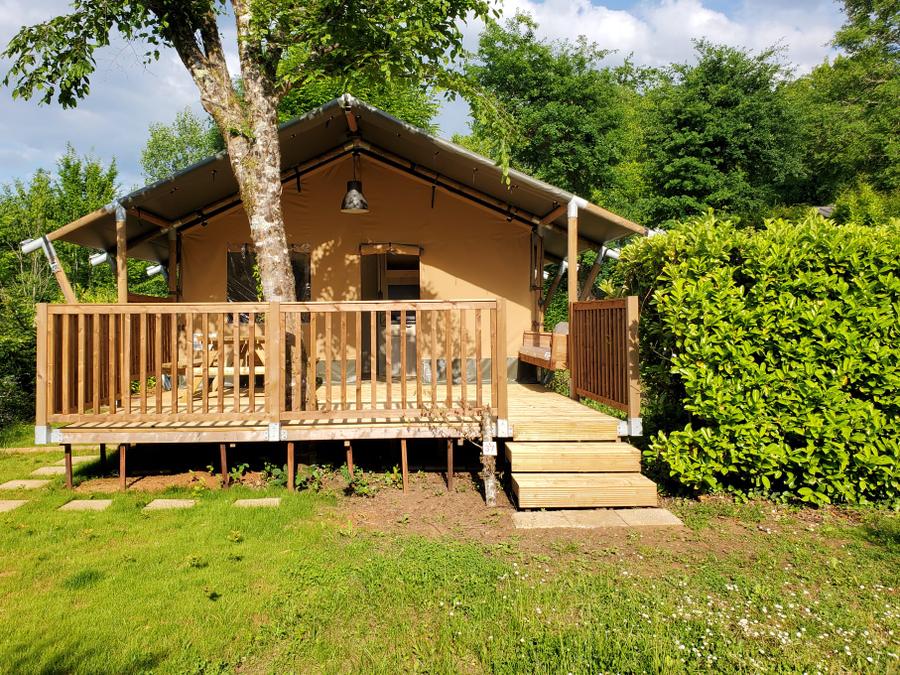 Tente en toile et en bois 4 personnes - NEW 2023 Lodge Safari : une tente esprit glamping avec sanitaire et grande terrasse 4