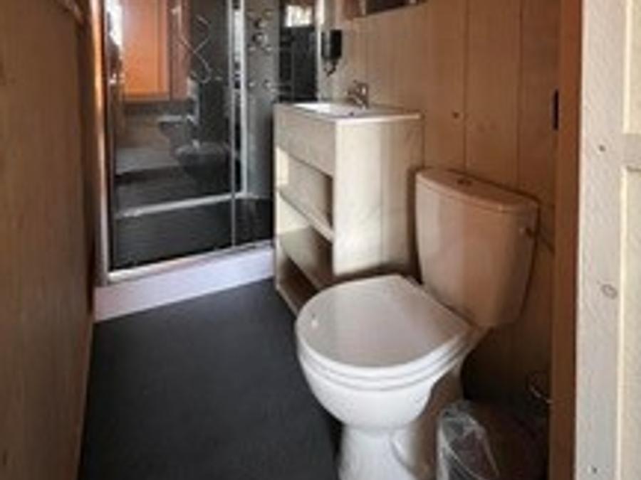 Tente en toile et en bois 4 personnes - NEW 2023 Lodge Safari : une tente esprit glamping avec sanitaire et grande terrasse 1