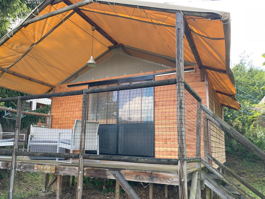 Tente en toile et en bois 4 personnes - Lodge équipée 2