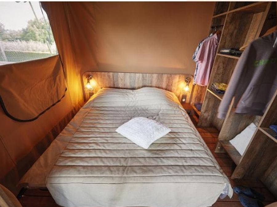Tente en toile et en bois 5 personnes - Tente Kenya avec SDB 3