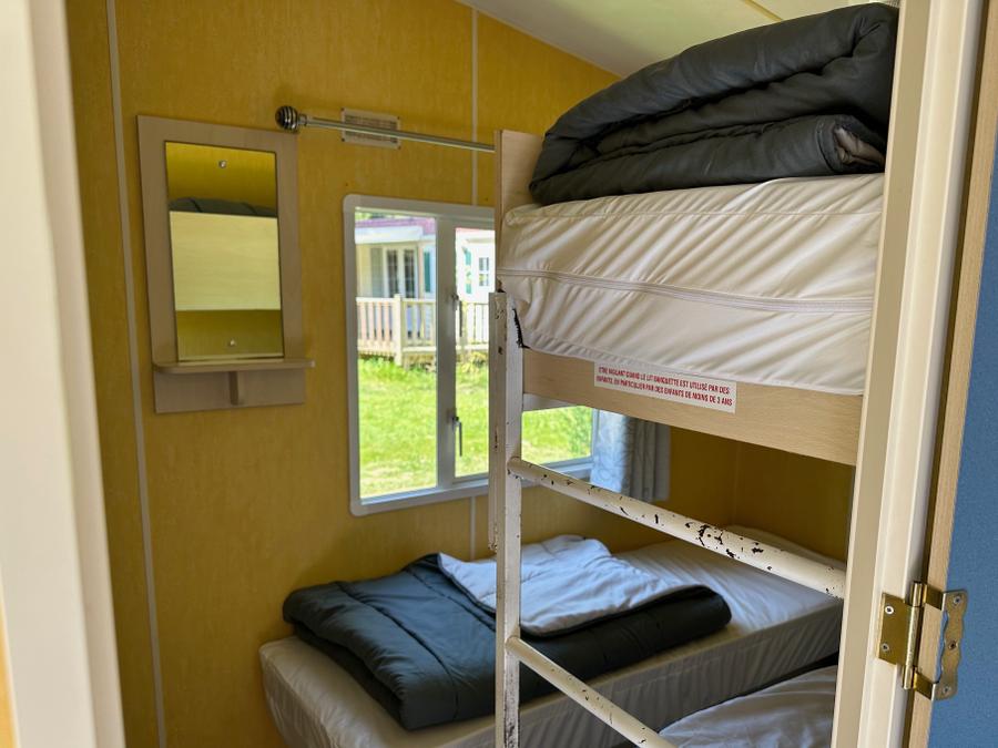 Mobilhome 5 personnes - Mobil-Home BLUE-BIRD : 2 Chambres - 2 ads + 3 enfts - Grand Réfrigérateur - Terrasse 2/5 pers 9