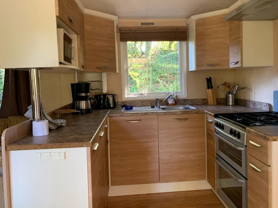 Mobilhome 4 personnes - Mobil-Home COTTAGE : 1 Suite + 1 Chambre - Cheminée - TV - Grand Réfrigérateur - 4 pers 3