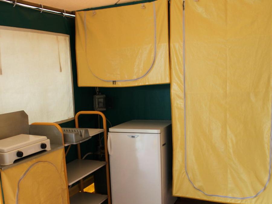 Bungalow toilé 4 personnes - sans sanitaires 1