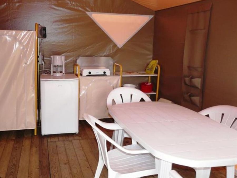 Bungalow toilé 4 personnes - 2 chambres 20m² - sans sanitaires 3