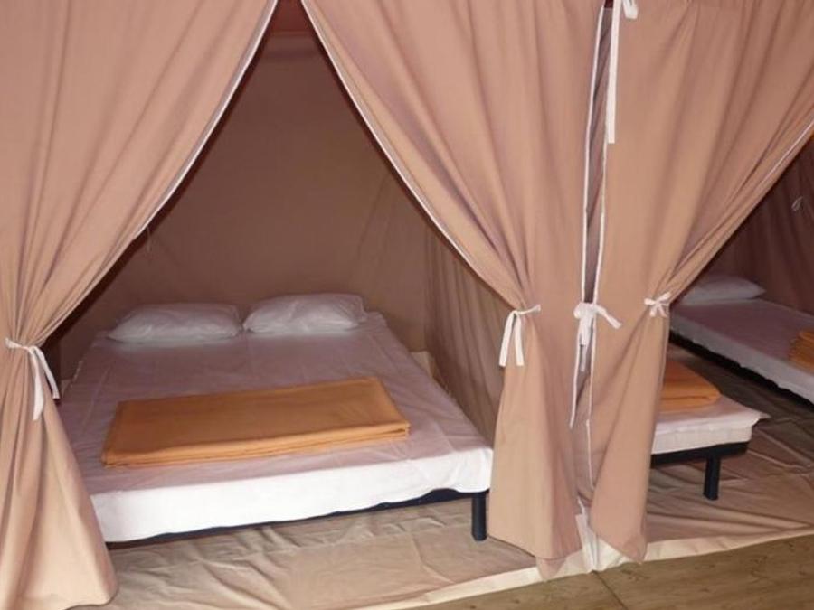 Bungalow toilé 4 personnes - 2 chambres 20m² - sans sanitaires 1