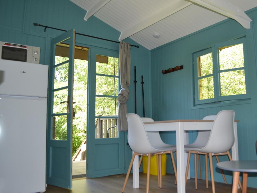 Hébergement 4 personnes - Chalet sur pilotis - 2 chambres - Bord de rivière 2