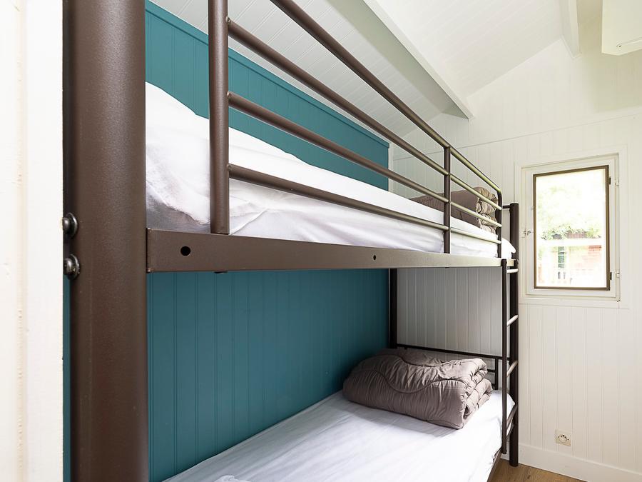 Hébergement 4 personnes - Chalet sur pilotis - 2 chambres - Bord de rivière 7