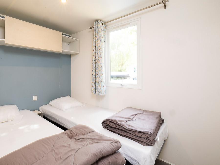 Mobilhome 8 personnes - Mobil-home Tribu Confort 48m² (4 chambres) - 2 salles de bain + TV + Clim + Terrasse 1