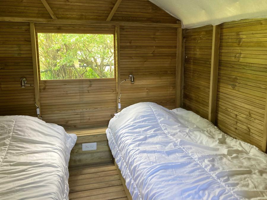 Hébergement 4 personnes - La Roulotte - Insolite 5* avec sa cabane 2/4 pers 10