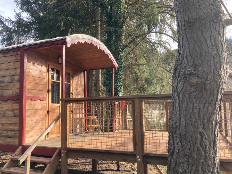 Hébergement 4 personnes - La Roulotte - Insolite 5* avec sa cabane 2/4 pers 1