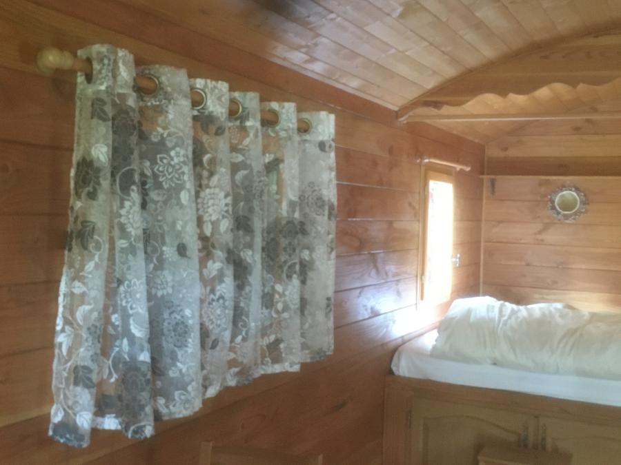 Hébergement 4 personnes - La Roulotte - Insolite 5* avec sa cabane 2/4 pers 4
