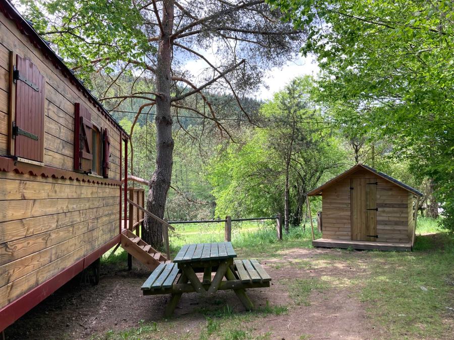 Hébergement 4 personnes - La Roulotte - Insolite 5* avec sa cabane 2/4 pers 8