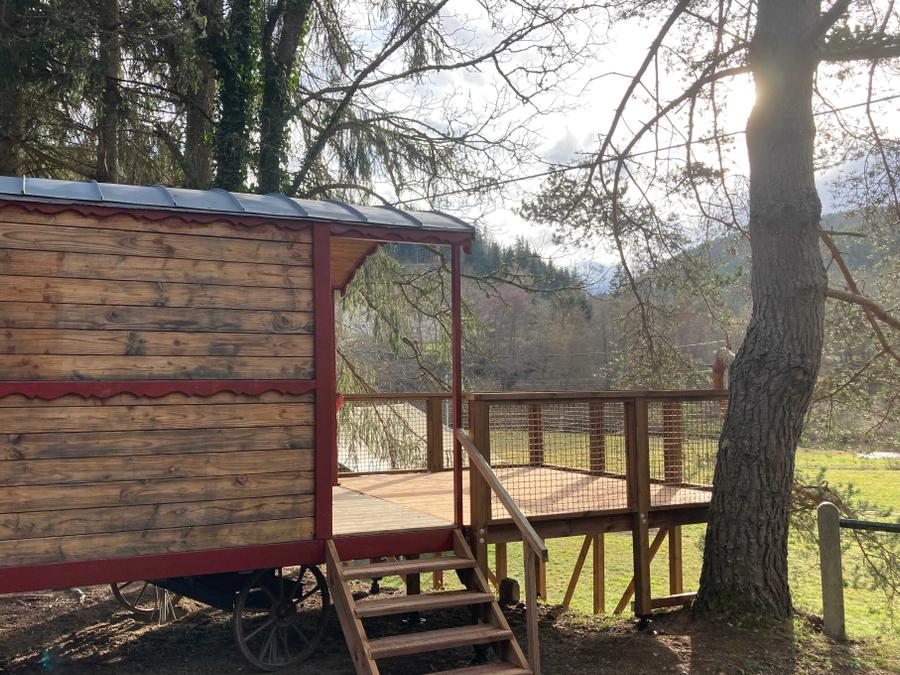 Hébergement 4 personnes - La Roulotte - Insolite 5* avec sa cabane 2/4 pers 2