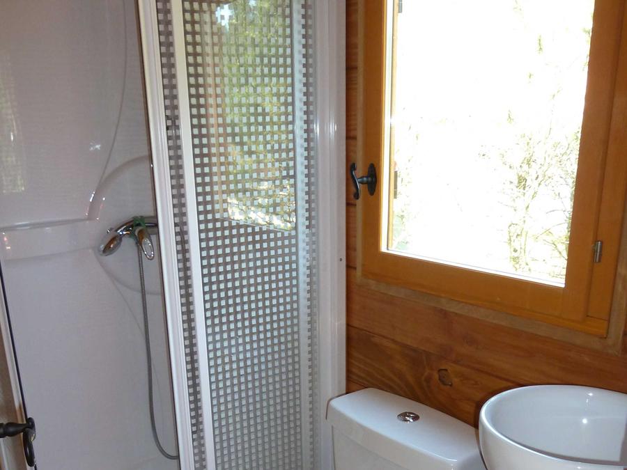 Hébergement 4 personnes - La Roulotte - Insolite 5* avec sa cabane 2/4 pers 0