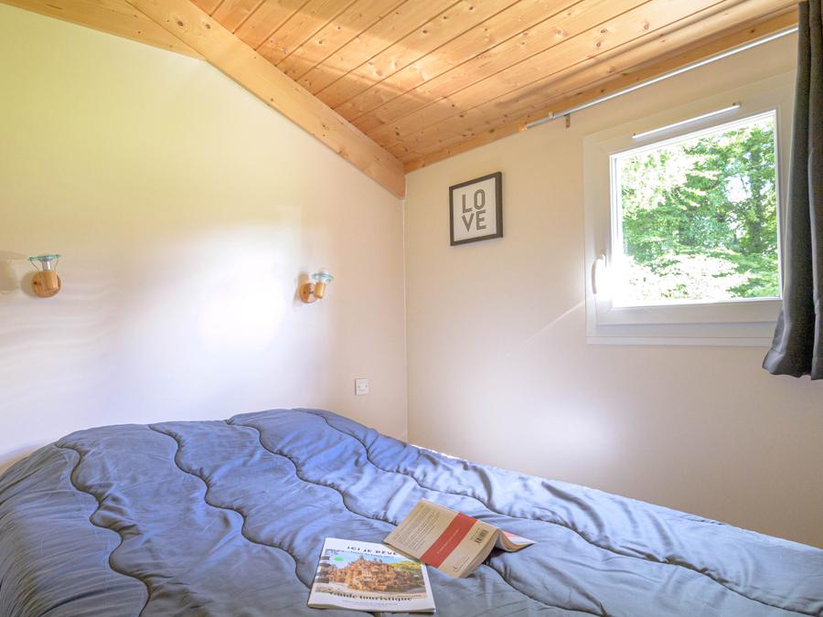 Chalet 5 personnes - Chalet Premium 35m² 2 chambres + terrasse couverte + climatisation + TV + LV 5 pers 6