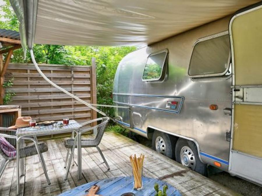 Caravane 2 personnes - Caravane américaine Airstream avec Spa Privé sur terrasse couverte 2 pers 0