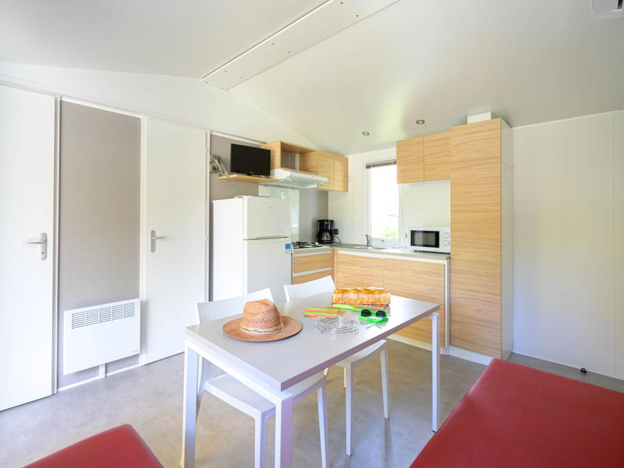 Mobilhome 4 personnes - Mobil-home Confort 27m² 2 chambres + terrasse couverte + climatisation + TV 4 pers 1