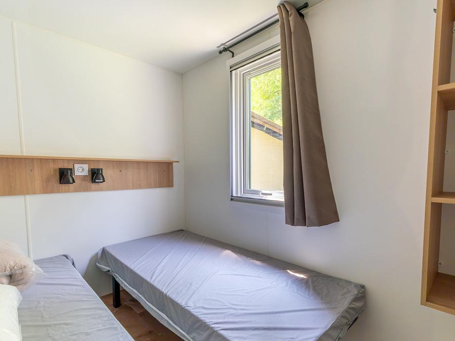 Mobilhome 6 personnes - COTTAGE Premium SPA privé 35m² 3 ch + TV + Lave-vaisselle + climatisation + plancha + terrasse XL 6