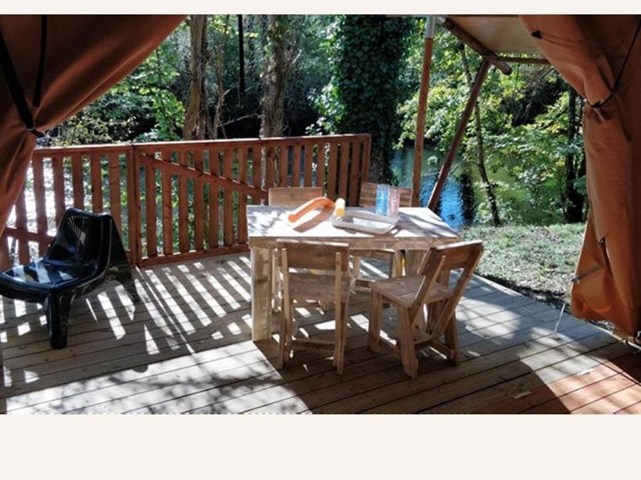 Tente en toile et en bois 4 personnes - LODGE LUXE BORD DE RIVIERE 2