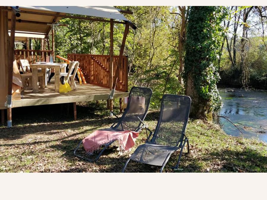 Tente en toile et en bois 4 personnes - LODGE LUXE BORD DE RIVIERE 3