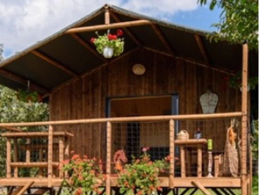 Chalet 5 personnes - Cottage premium (2022) bord de rivière, 2 chambres, terrasse couverte 5 pers 0