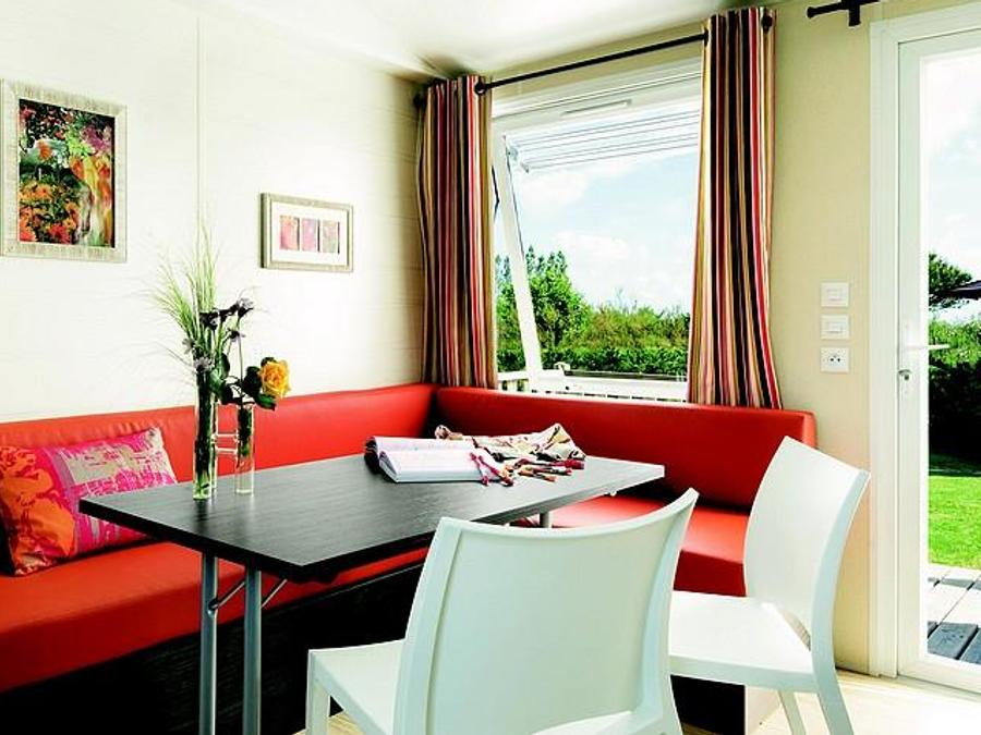 Mobilhome 4 personnes - Le Chêne (2 chambres) Arrivée Dimanche - BORD RIVIERE - Grande terrasse - TV - Free Wifi* 3