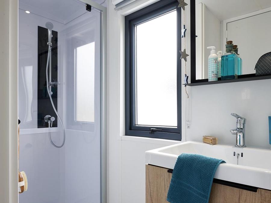Mobilhome 4 personnes - Premium (2019)-2 chambres-grand salon TV, salle à manger,cuisine-grande terrasse-free WIFI 5