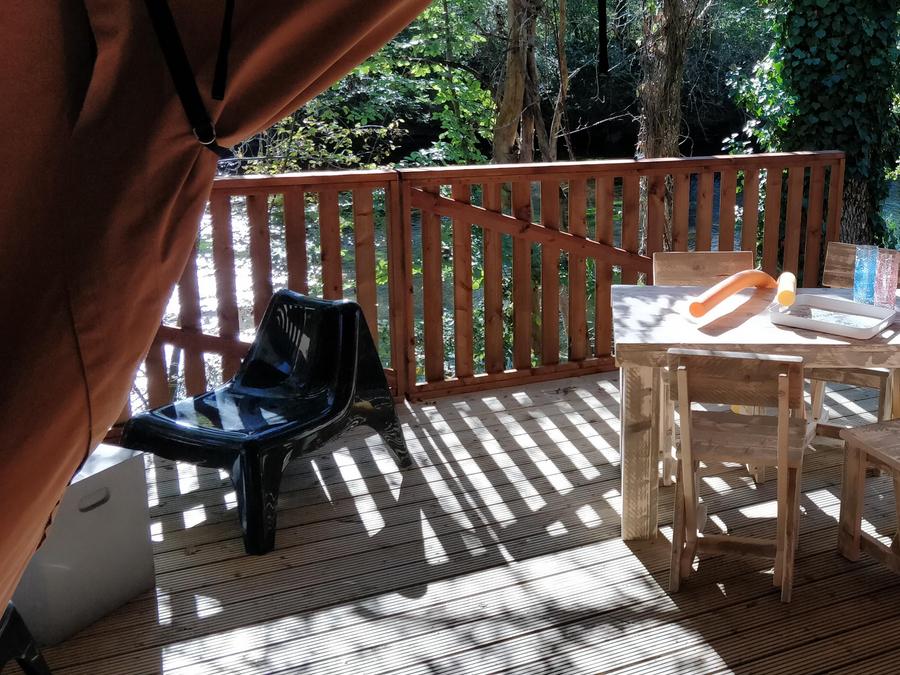 Tente en toile et en bois 4 personnes - Tente Luxe Lodge Safari Dimanche bord de rivière 40 m2 3