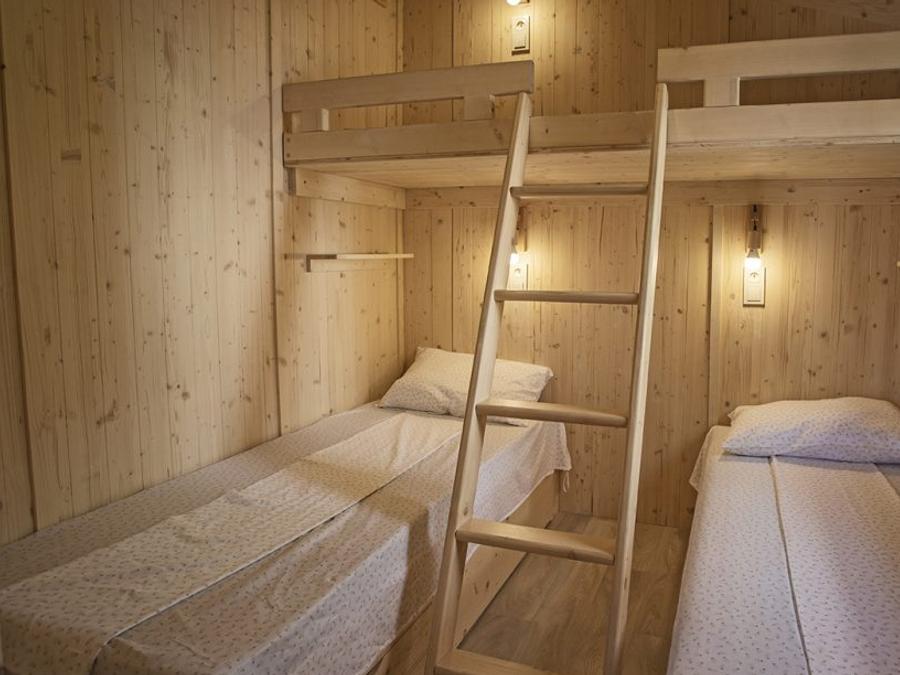 Mobilhome 5 personnes - cottage premium Dimanche (2022) bord de rivière, 2 chambres, terrasse couverte 5 pers 5
