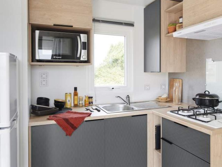 Mobilhome 4 personnes - L'ACACIA (2 chambres)dernière génération (2023) -terrasse intégrée - TV 2