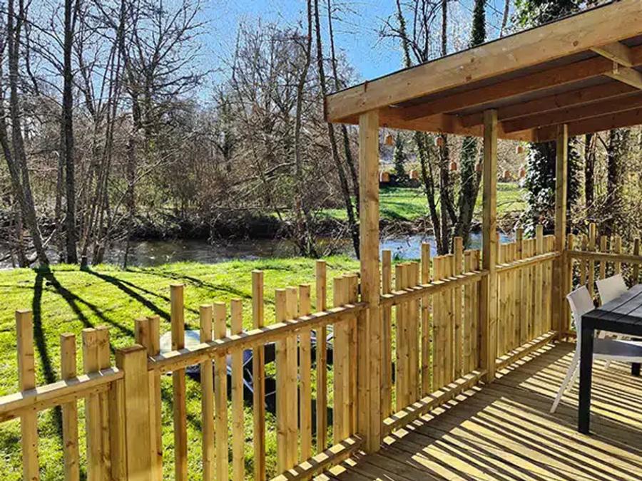 Mobilhome 4 personnes - Le Chêne (2 chambres) - BORD RIVIERE - Rénové 2024 1