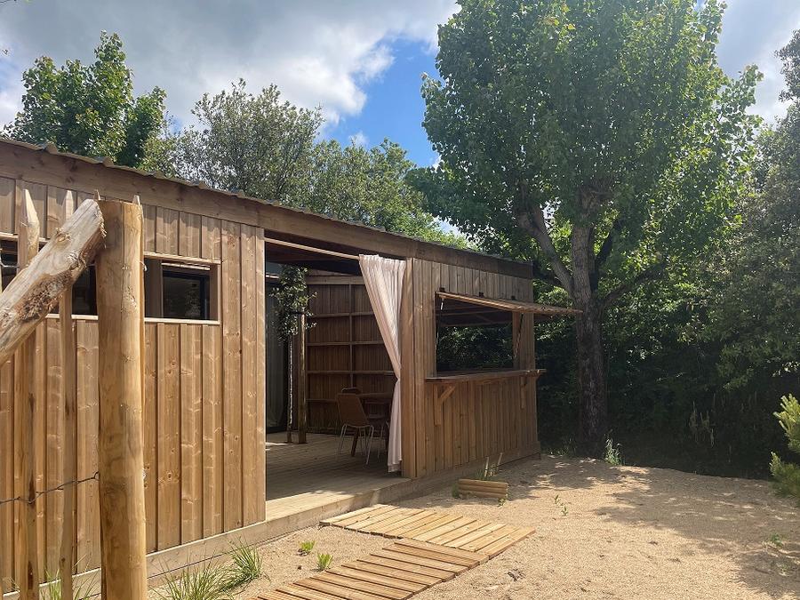 Mobilhome 4 personnes - Cabane Spa Premium 33m² (2 chambres) + terrasse couverte + TV + LV + Plancha + Draps + Serviettes 1