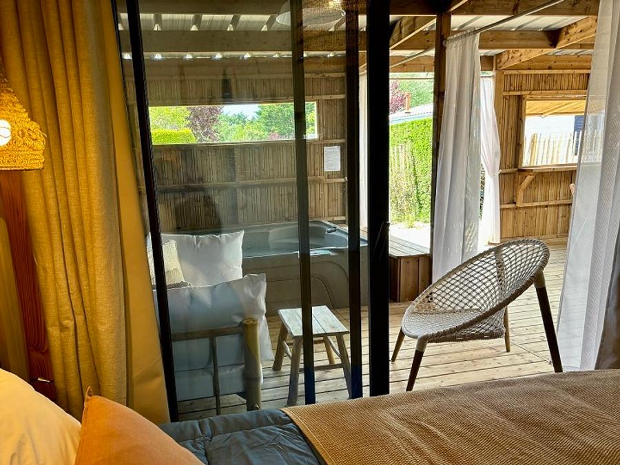 Mobilhome 4 personnes - Cabane Spa Premium 33m² (2 chambres) + terrasse couverte + TV + LV + Plancha + Draps + Serviettes 5