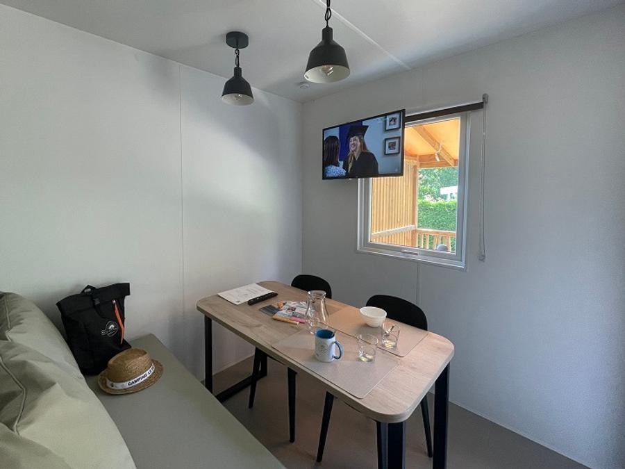 Mobilhome 2 personnes - Cottage Premium 18m² (1 chambre) + terrasse couverte + LV + TV + Draps + serviettes 4