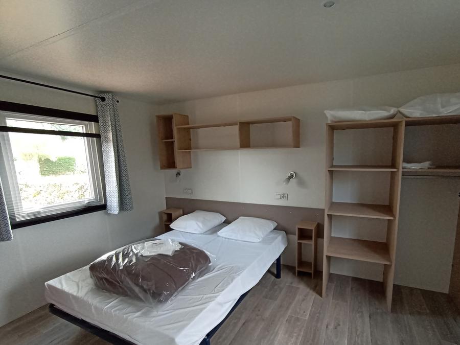 Mobilhome 5 personnes - C- Mobil-home Hélios - PMR - 2 chambres - 32m² avec terrasse semi-couverte 3