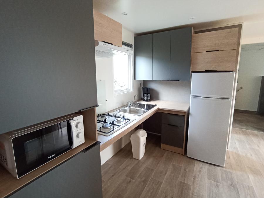 Mobilhome 5 personnes - C- Mobil-home Hélios - PMR - 2 chambres - 32m² avec terrasse semi-couverte 2