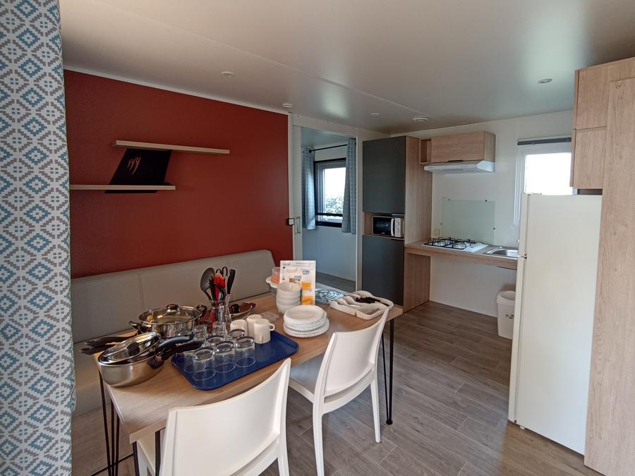 Mobilhome 5 personnes - C- Mobil-home Hélios - PMR - 2 chambres - 32m² avec terrasse semi-couverte 1