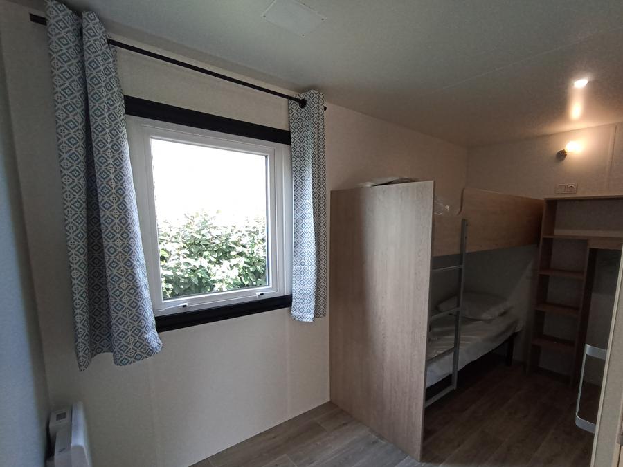 Mobilhome 5 personnes - C- Mobil-home Hélios - PMR - 2 chambres - 32m² avec terrasse semi-couverte 5