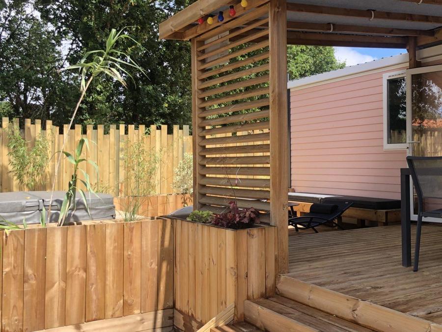 Mobilhome 4 personnes - Mobil-home Premium 34 m² - 2 chambres + 2 salles de bains + terrasse semi-couverte + spa privatif 0