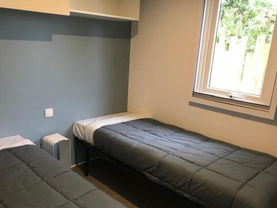 Mobilhome 4 personnes - Mobil-home Premium 34 m² - 2 chambres + 2 salles de bains + terrasse semi-couverte + spa privatif 4