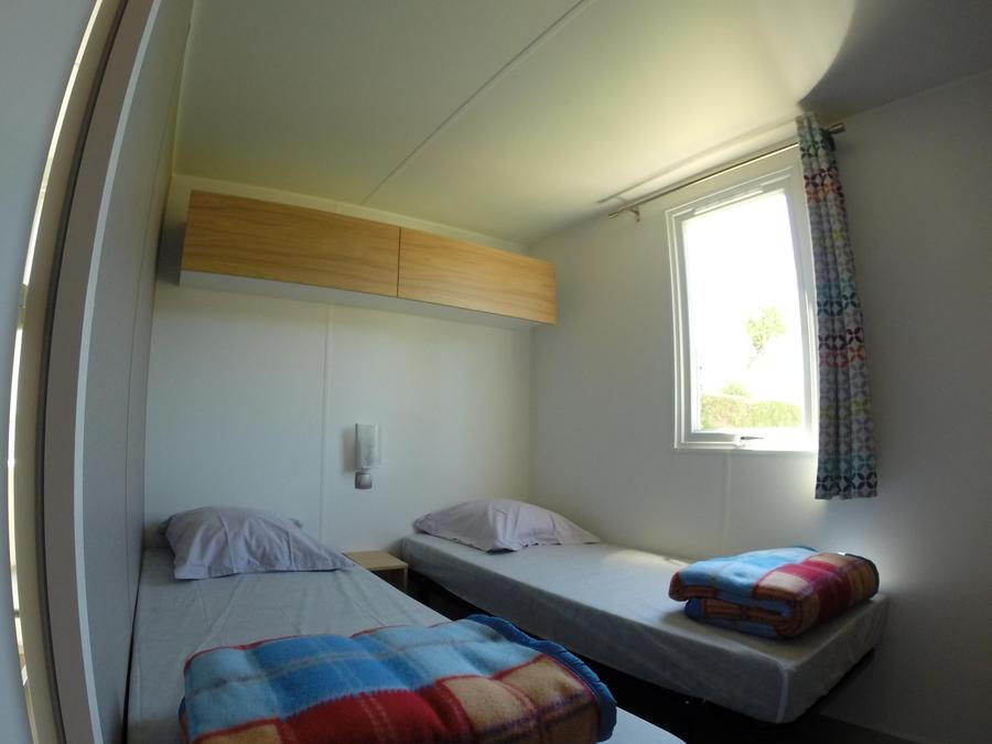 Mobilhome 6 personnes - 2 chambres + terrasse au sol 4