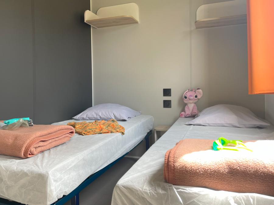 Mobilhome 6 personnes - 2 chambres + terrasse au sol 9