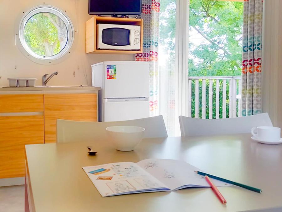 Mobilhome 6 personnes - 2 chambres + terrasse au sol 12