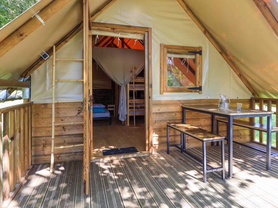 Tente en toile et en bois 4 personnes - Tente écolodge Standard 20m² - 2 chambres - terrasse couverte 1