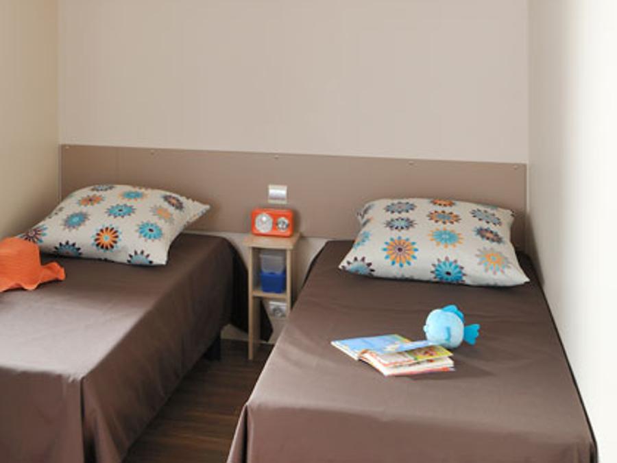 Mobilhome 6 personnes - LOCATION MOBILHOME TI 32m² avec terrasse semi-couverte (3 chambres) ECO 6 pers 2