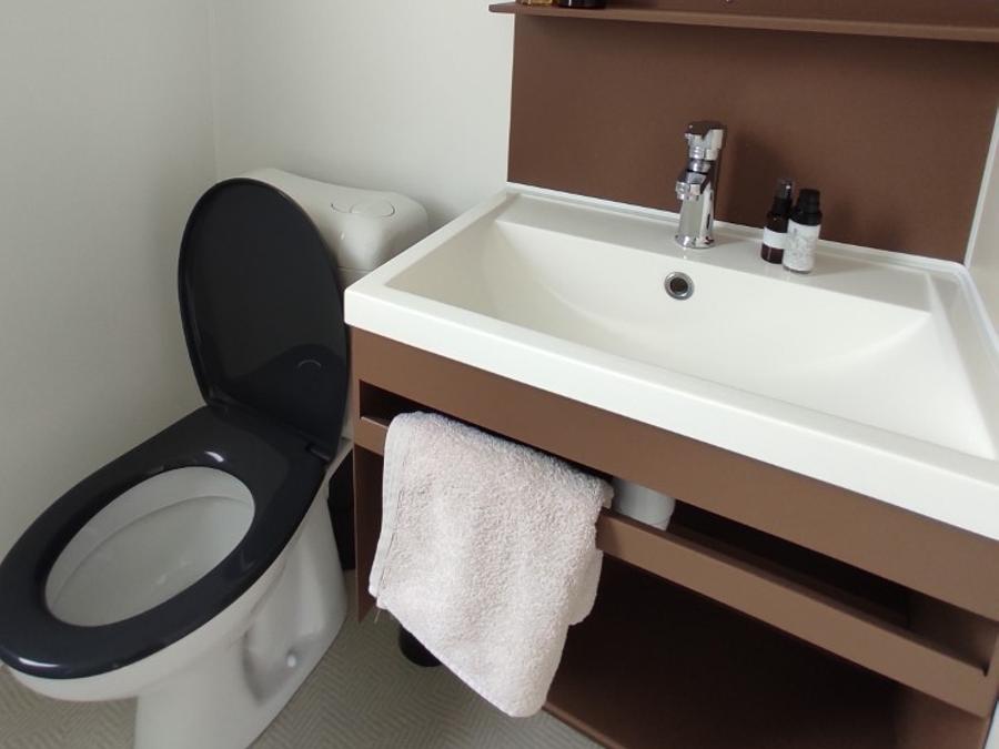Mobilhome 8 personnes - LOCATION MOBILHOME 40M² (3 chambres - 2 SDB) PREMIUM TV CLIMATISATION LAVE VAISSELLE 6/8 pers 10