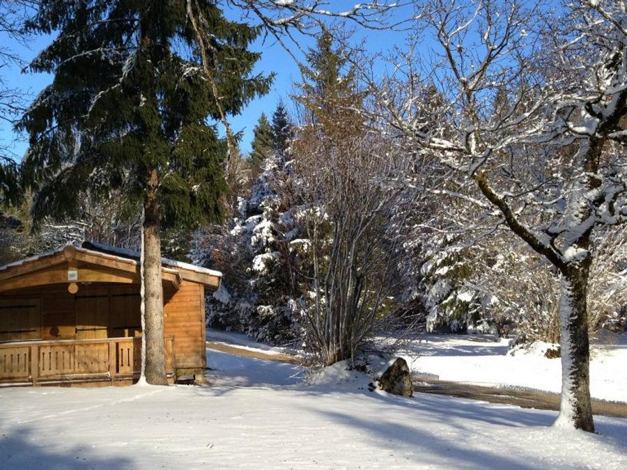 Chalet 4 personnes - Chalet Sapin - 2 chambres - personnes supplémentaires possible en supplément, contacter le camping 16
