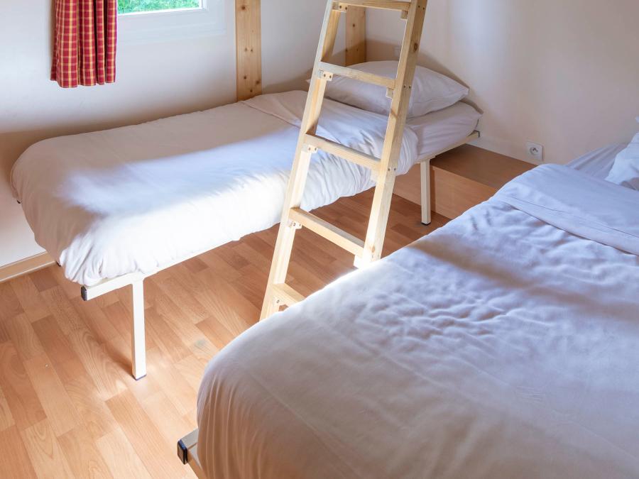 Chalet 4 personnes - Chalet Sapin - 2 chambres - personnes supplémentaires possible en supplément, contacter le camping 12