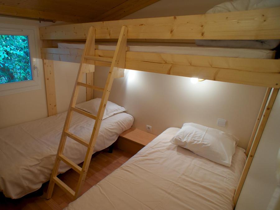 Chalet 4 personnes - Chalet Sapin - 2 chambres - personnes supplémentaires possible en supplément, contacter le camping 15