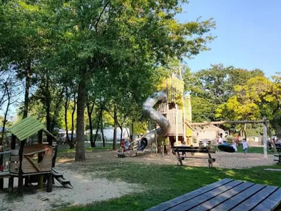 Camping Les Rives de Grand Lieu 3*